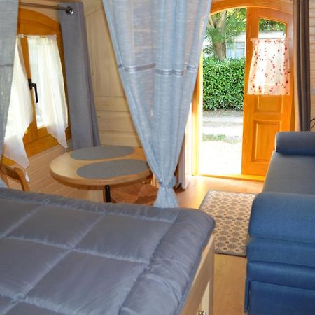 Готель Le Clocher De Neyran Saint-Gervais-sur-Mare Екстер'єр фото